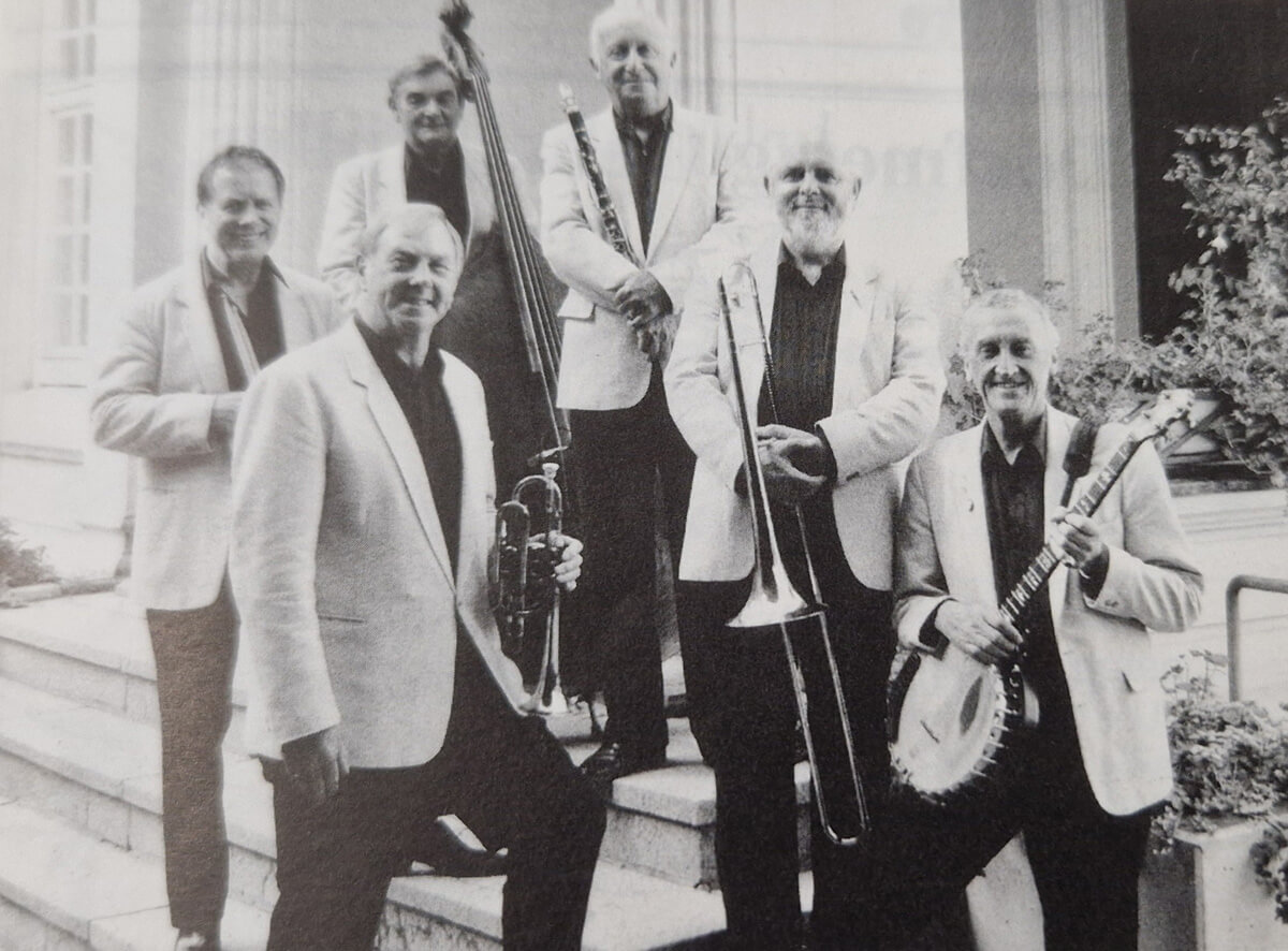 Monty Sunshine's Jazz Band on steps